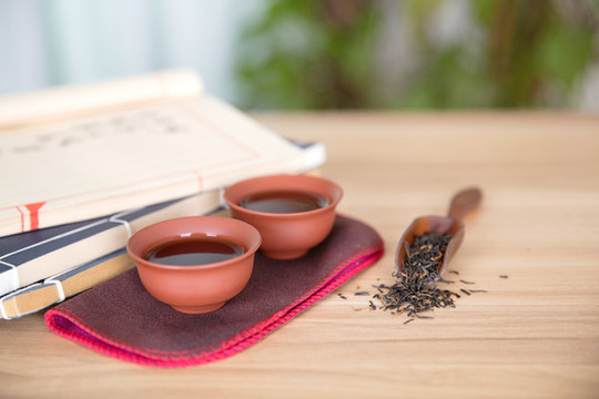 古書籍和中國飲茶場景