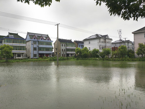 水淹農(nóng)田