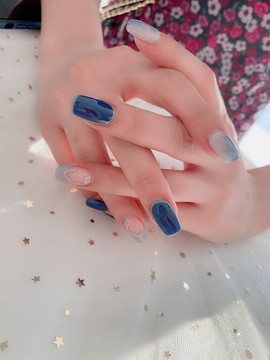 藍(lán)色指甲