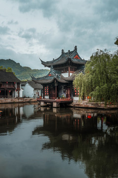 魯鎮(zhèn)戲臺(tái)