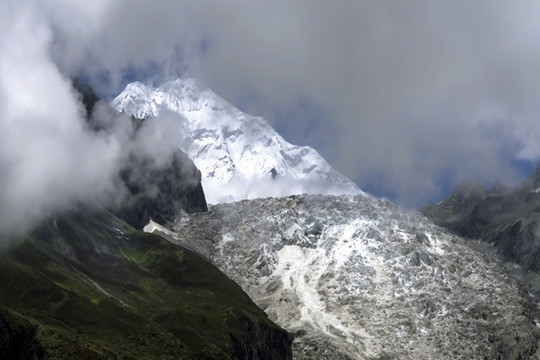 貢嘎雪山