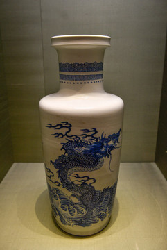 青花海水龍紋棒槌尊