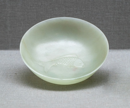 清代青玉魚(yú)紋碗