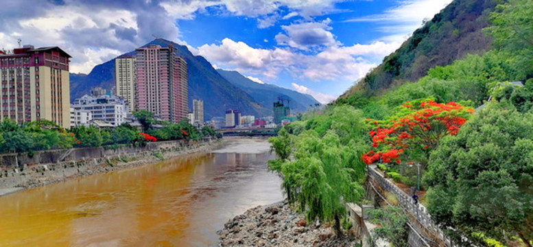 六庫江景