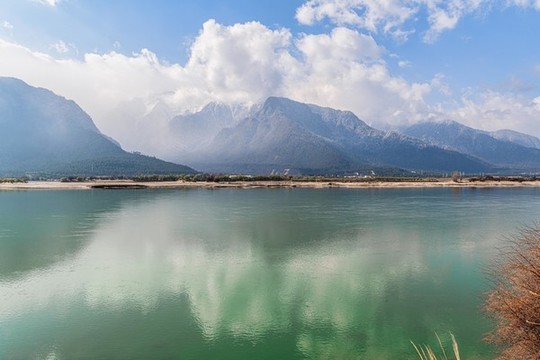 雅魯藏布江風光