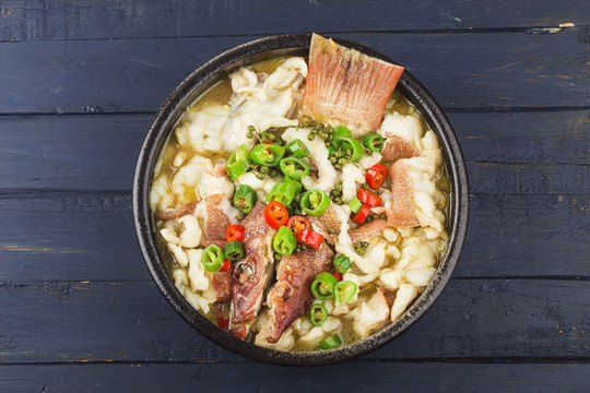 東星斑酸菜魚(yú)