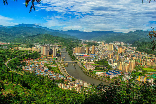 滎經(jīng)縣城全景
