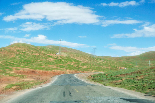 青藏高原青藏公路夏季風(fēng)光