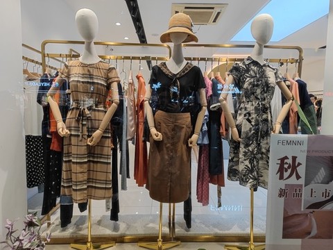 服裝櫥窗