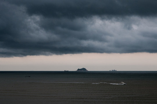 海島暴風(fēng)雨