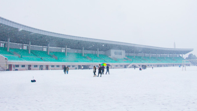 西操場大雪仗
