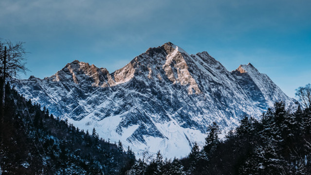 四川阿壩州畢棚溝雪山