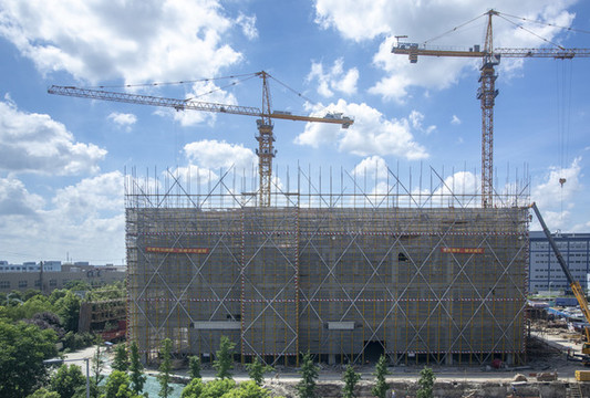 城市建筑塔吊建設(shè)