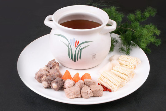 玉米蘿卜牛尾湯
