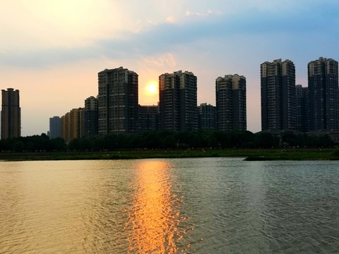 夕陽(yáng)