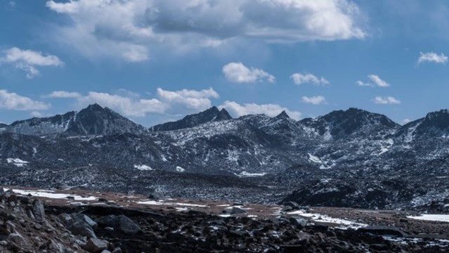 格聶雪山