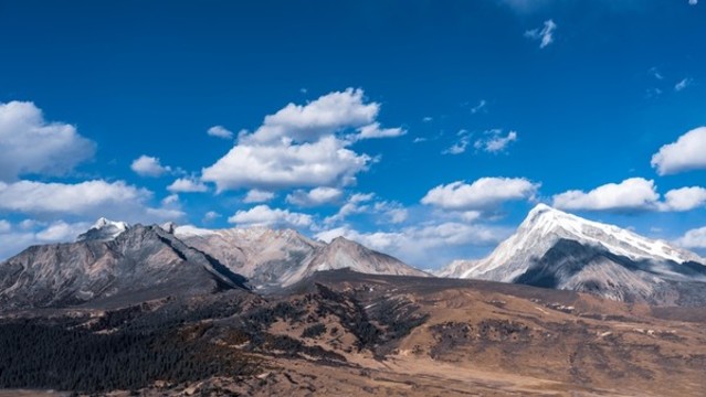 格聶雪山