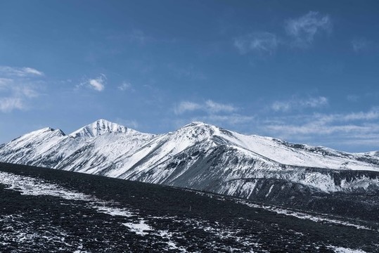 格聶雪山