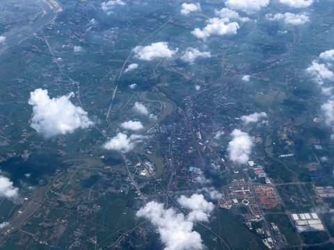 萬(wàn)米高空飛機(jī)上航拍大地