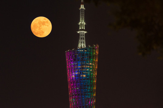 廣州塔圓月