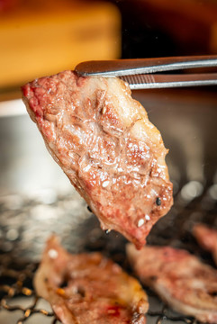 炭烤雪花牛肉