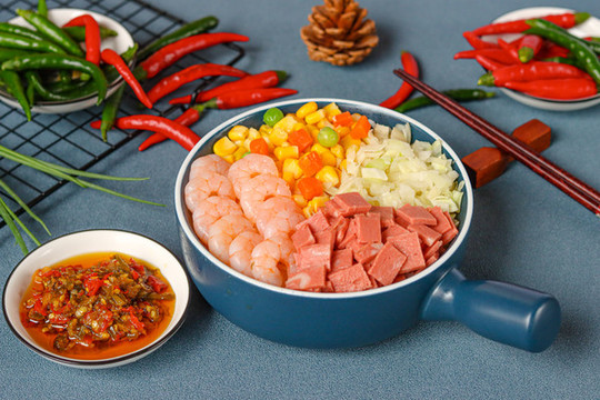 蝦仁火腿拌飯