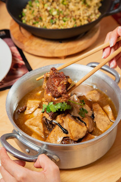 牛骨豆腐煲