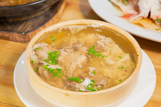 缽仔豬肉湯