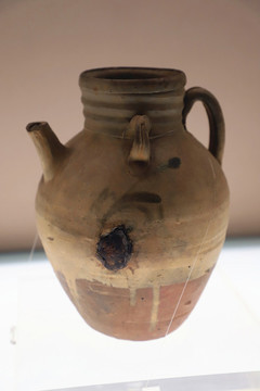 宋代邛窯系黃釉帶彩雙系執(zhí)壺