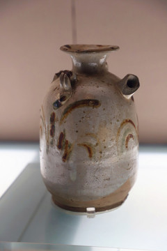 唐代邛窯褐彩雙系執(zhí)壺