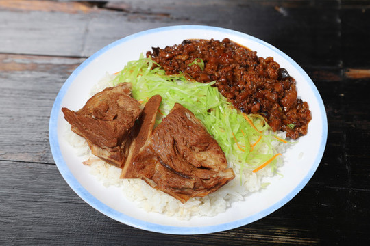 小排肉燥雙拼飯