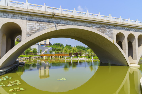 公園拱橋