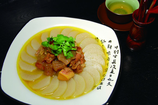 銀蘿浸軟牛