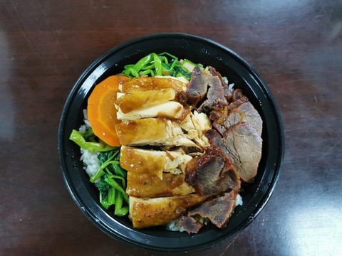 外賣(mài)白斬雞叉燒飯