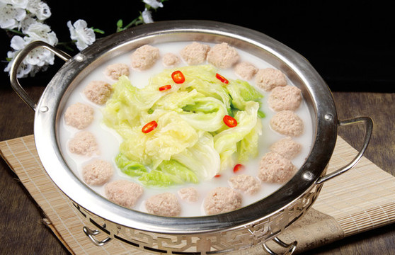 濃湯白菜燴肉丸