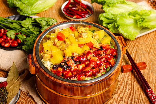 咖哩雞丁拌飯