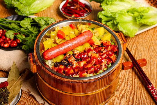 咖哩雞丁雙拼拌飯