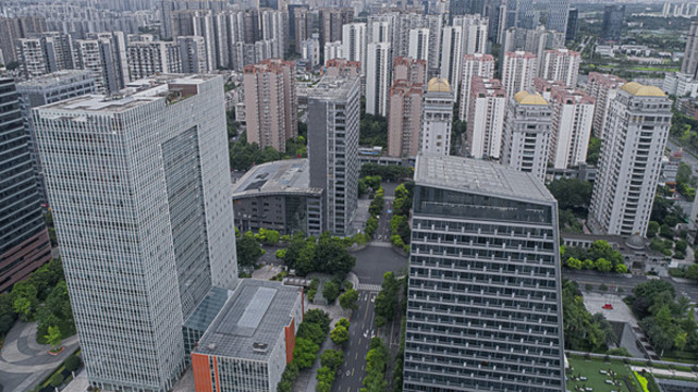 成都高新區(qū)天府大道上的城市風光