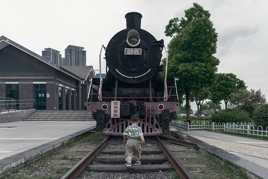 下關(guān)火車主題園