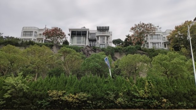 路邊建筑