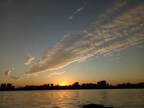 夕陽下云彩