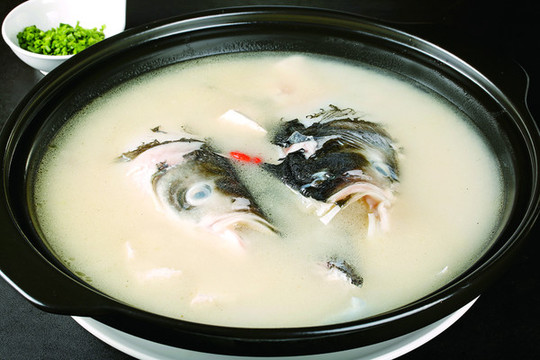 清燉南灣湖大魚頭