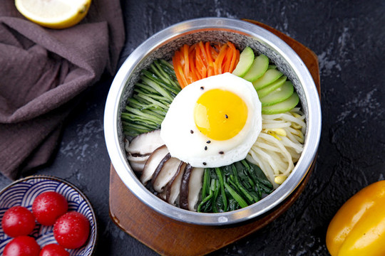 傳統(tǒng)石鍋拌飯