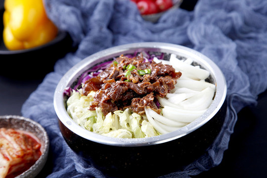 牛肉石鍋拌飯
