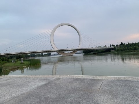 濱河風(fēng)光