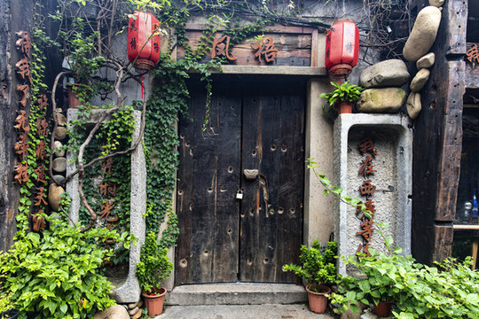古鎮(zhèn)老木門(mén)