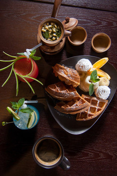 華夫餅套餐大集合俯拍圖