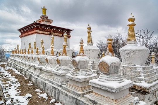 達(dá)拉崗布寺塔林