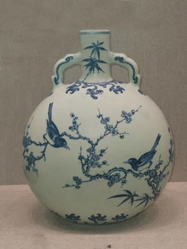 青花喜鵲登梅圖如意耳扁壺