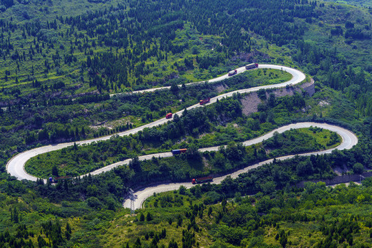 青州牛角嶺盤山路